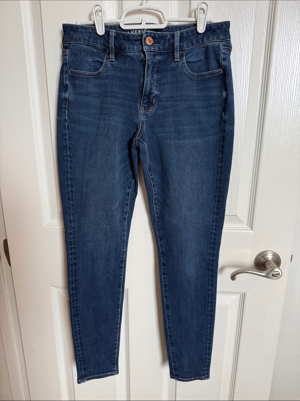 American Eagle Women’s (Sz 6)  Skinny Stretch Jeans.